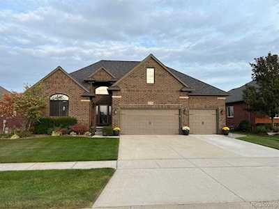 52778 Storbaelt Macomb, MI 48042