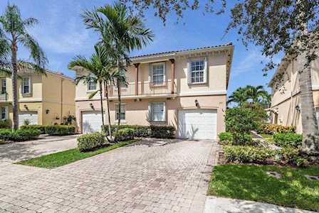 341 Salinas Drive Palm Beach Gardens, FL 33410