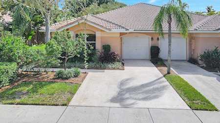 2504 S Coral Trace Circle Delray Beach, FL 33445