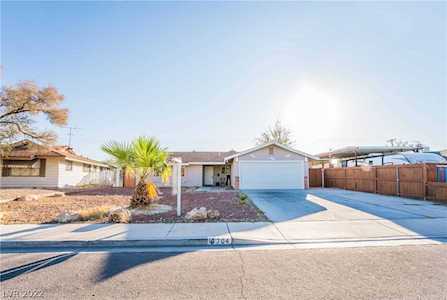 704 Pioneer St Las Vegas, NV 89107