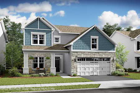 2 Wrangler Ln Farmingdale, NJ 07727