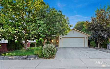 2534 N Linda Vista Ln Boise, ID 83704