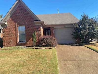 2818 Misty Briar Cv Memphis, TN 38002