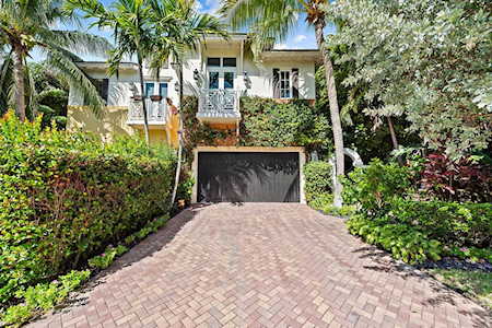 114 Venetian Drive Delray Beach, FL 33483