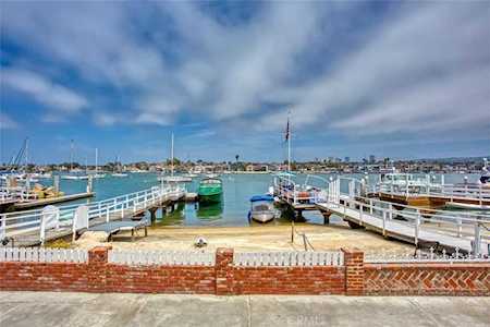 415 E Edgewater Ave Newport Beach, CA 92661