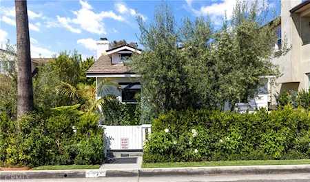 2671 Crestview Dr Newport Beach, CA 92663