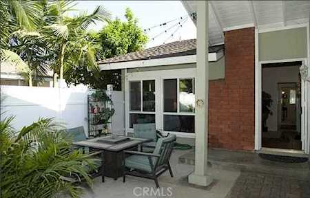 1067 Santa Rosa Ave Costa Mesa, CA 92626