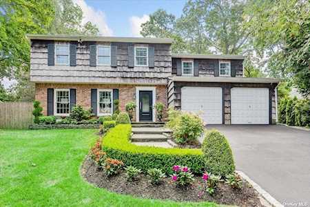 12 S Oak Point S Drive Bayville, NY 11709