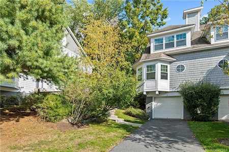 12 Pond View Lane Ossining, NY 10562