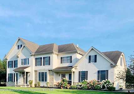 3 Dutchess Dr Allentown, NJ 08501