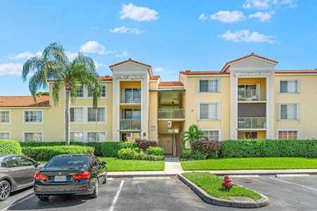 135 Yacht Club Way #303 Hypoluxo, FL 33462