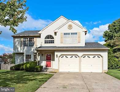 102 Springcress Dr Delran, NJ 08075