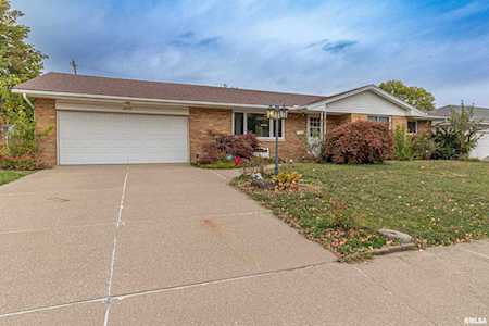 2713 W Creston Ln Peoria, IL 61604