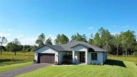 3953 SE 28th Ave Naples, FL 34117