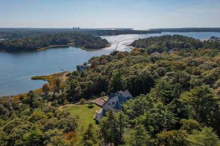 602 Head of The Bay Rd Bourne, MA 02532