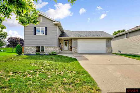 2005 Bunker Ln St. Peter, MN 56082