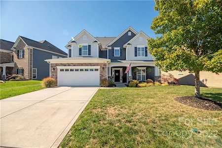 10235 Falling Leaf Dr NW Concord, NC 28027