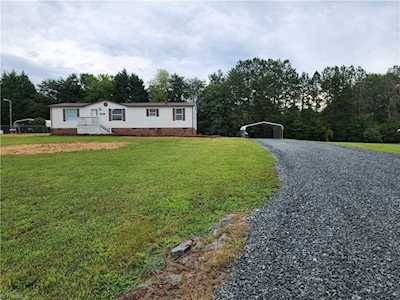 1065 Piney Meadows Drive Walnut Cove, NC 27052