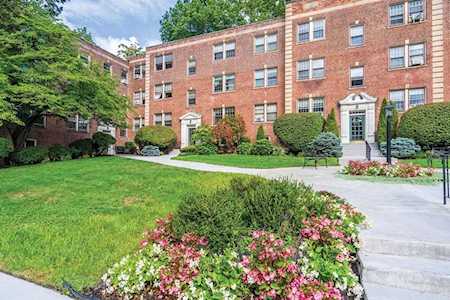 1496 Beacon St #4 Brookline, MA 02446