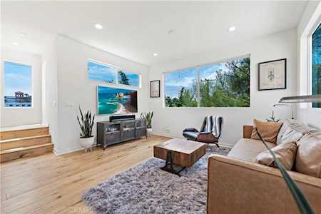 1939 Vitae Place Costa Mesa, CA 92627
