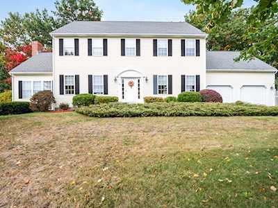24 Laurelwood Dr Worcester, MA 01605
