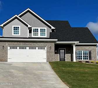 431 Flora Dr Lenoir City, TN 37771
