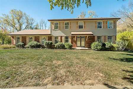 1569 Narrows Dr Chesterfield, MO 63017