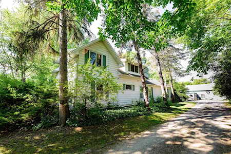 4823 County Road R Oshkosh, Town of Black Wolf, WI 54902