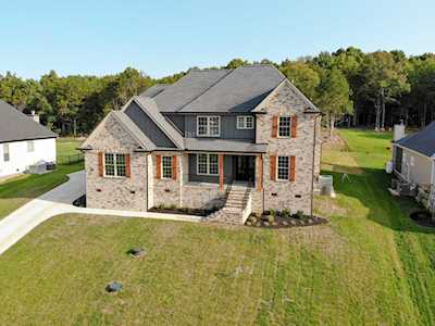 205 Seclusion Ct Murfreesboro, TN 37129