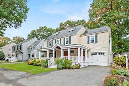 22 Lexington Cir Swampscott, MA 01907