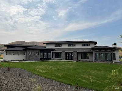 4301 N Goshawk Way Boise, ID 83703