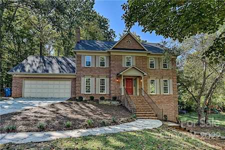 2020 Fairchelsea Ln Matthews, NC 28105