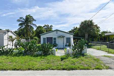 173 W 16th Street Riviera Beach, FL 33404