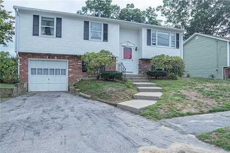 10 Greenview Rd Cranston, RI 02920