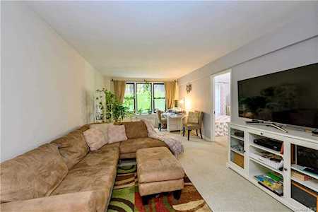 270 N Broadway #2E Yonkers, NY 10701