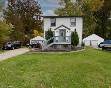 514 NE Rosegarden Dr Warren, OH 44484