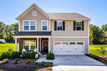 122 Scotch Moss Drive Advance, NC 27006