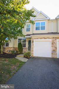 2404 Exposition Dr Williamstown, NJ 08094