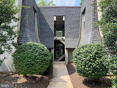 25 Church Rd S Maple Shade, NJ 08052