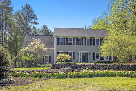17 Federal Corner Rd Tuftonboro, NH 03816