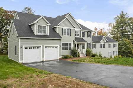 1 Applegate Rd Medway, MA 02053