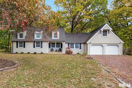 2612 N Woodhaven Dr Peoria, IL 61604