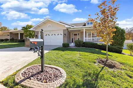 832 Harmony Lake St Louis, MO 63367