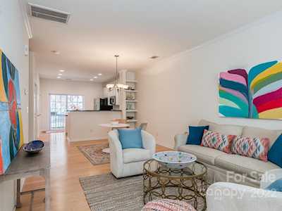 1127 Ilana Ct Charlotte, NC 28204