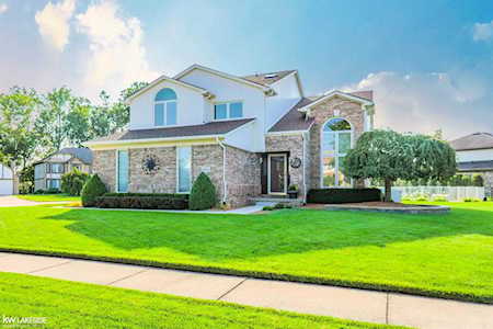 16918 Angela Dr. Macomb, MI 48044