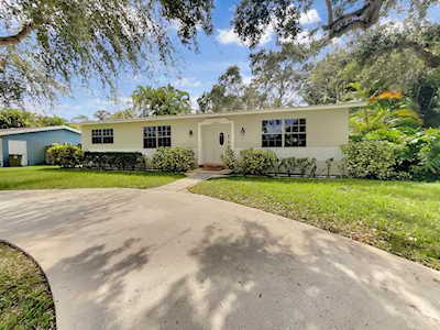 2388 Holly Lane West Palm Beach, FL 33410