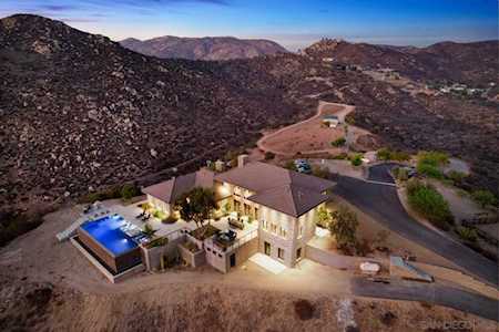 5610 N Moorefield Drive El Cajon, CA 92019