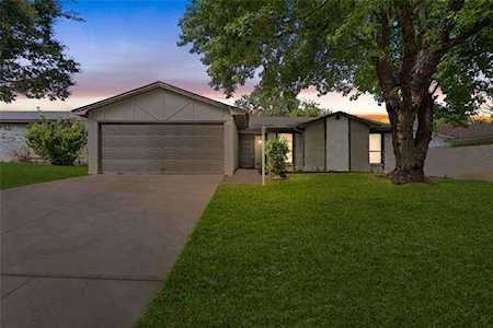 927 Lemontree Drive Arlington, TX 76017