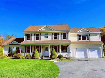 18 Windsor Shirley, MA 01464