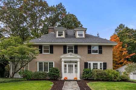 11 Hillside Rd Wellesley, MA 02481